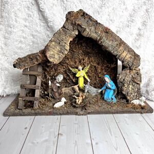 VTG Italian Nativity Set Rustic Live Edge Wooden Manger Scene 8 Attached Figures